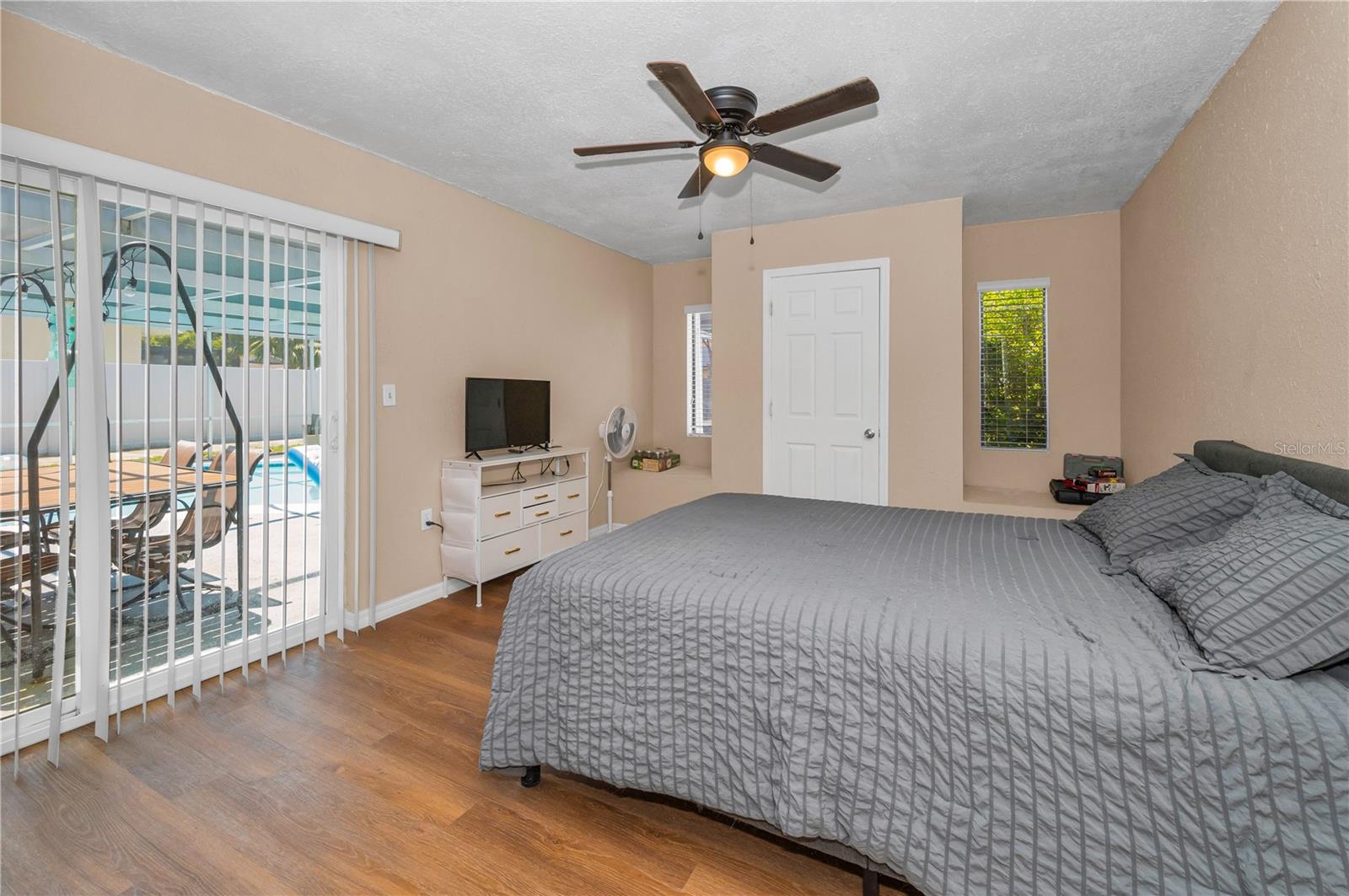 11121 PEPPERTREE LN — photo 29
