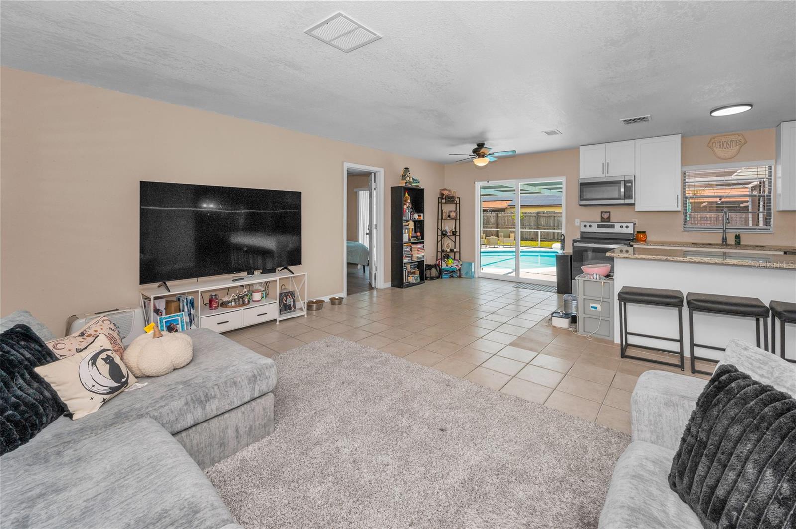 11121 PEPPERTREE LN — photo 34