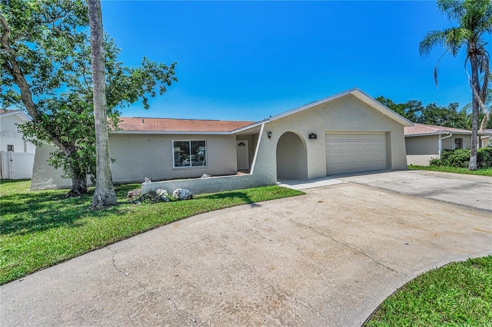 11121 PEPPERTREE LN — photo 4