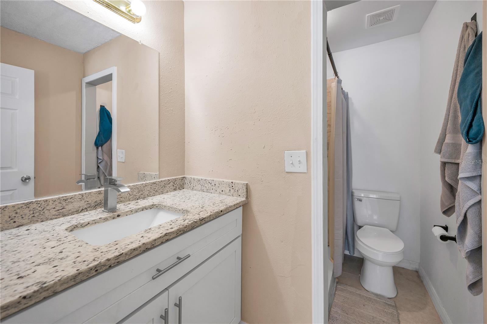 11121 PEPPERTREE LN — photo 28