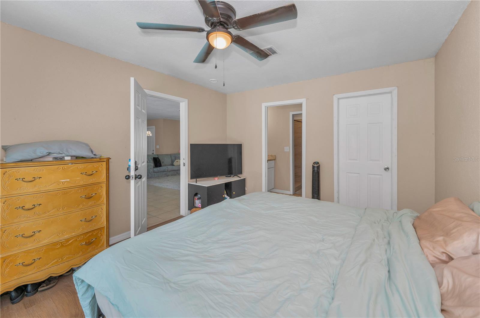 11121 PEPPERTREE LN — photo 26