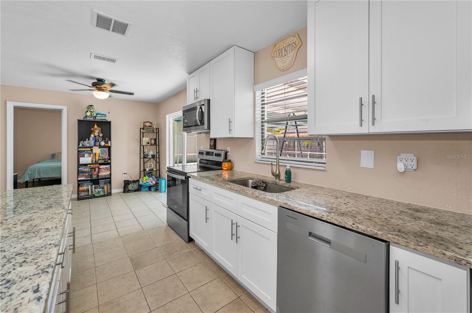 11121 PEPPERTREE LN — photo 16