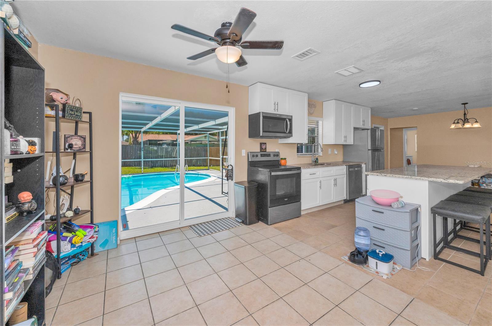 11121 PEPPERTREE LN — photo 23