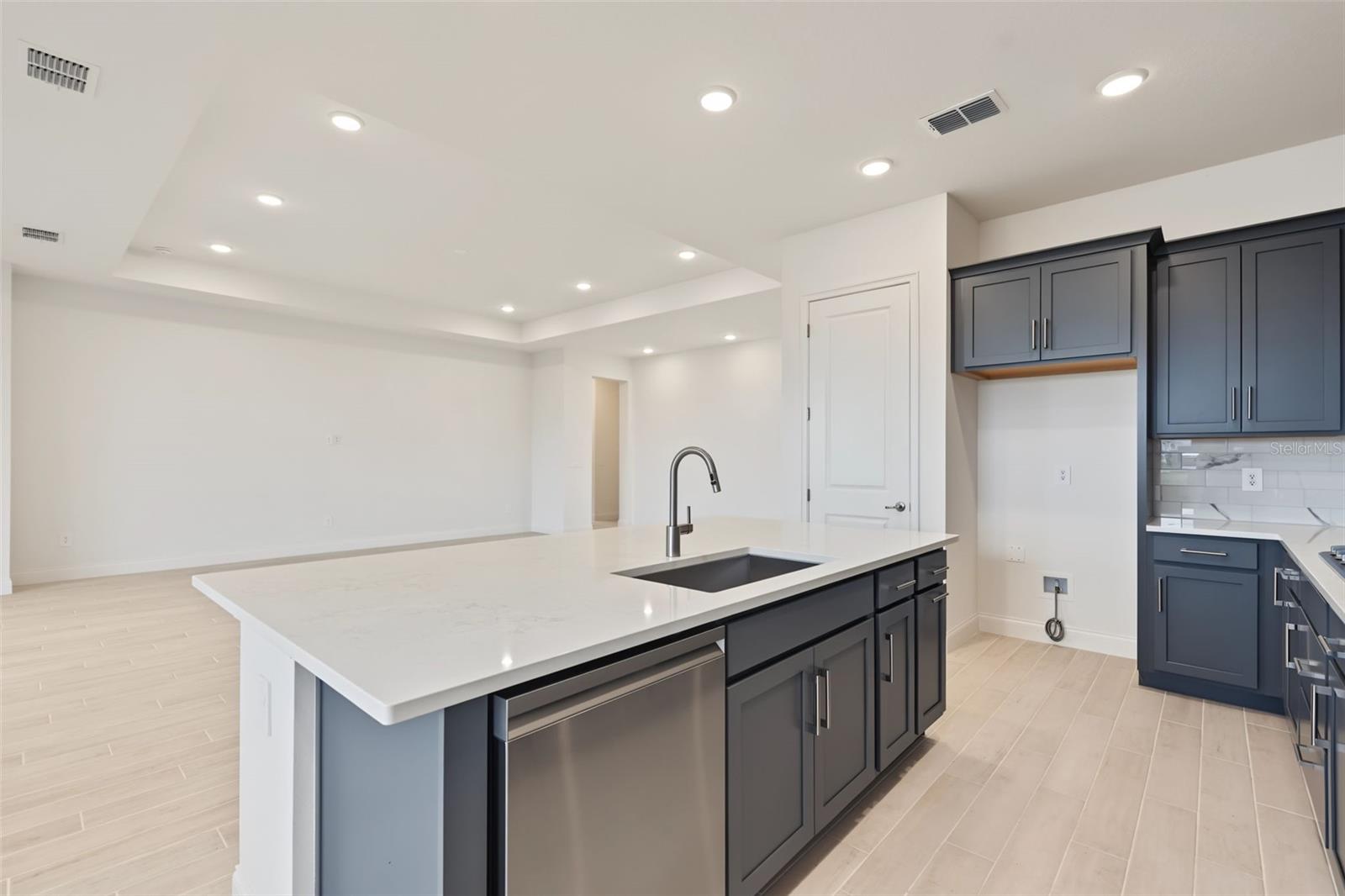 2302 LONE TREE BEND — photo 6
