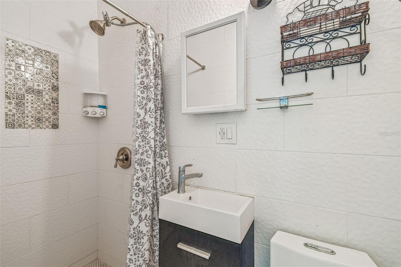 3203 E YUKON ST — photo 46
