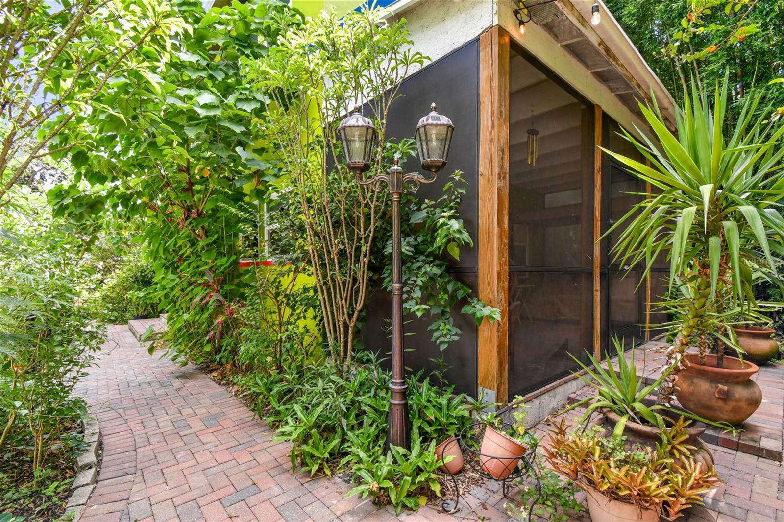 3203 E YUKON ST — photo 34