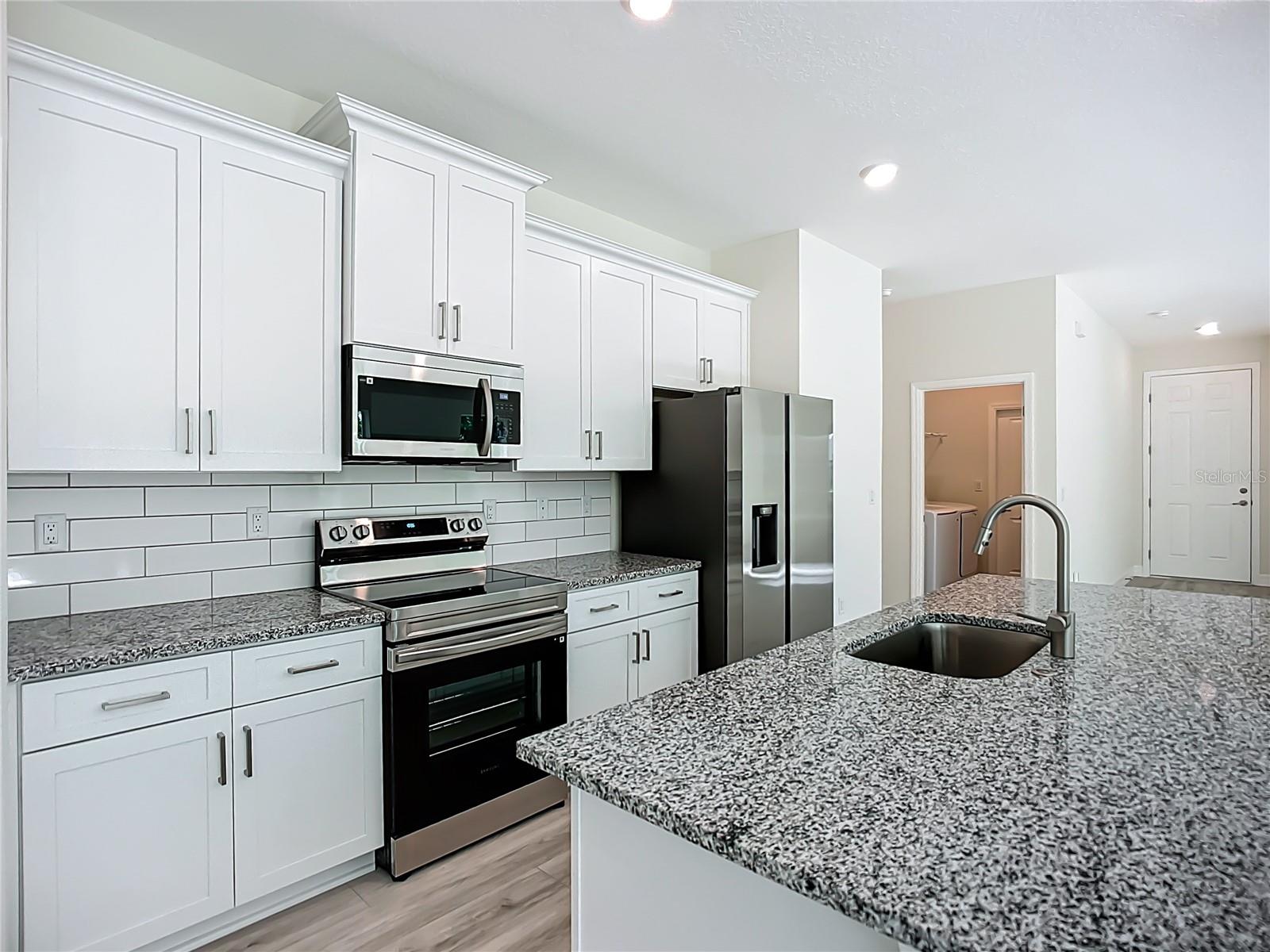 1529 GERANIUM AVE — photo 6