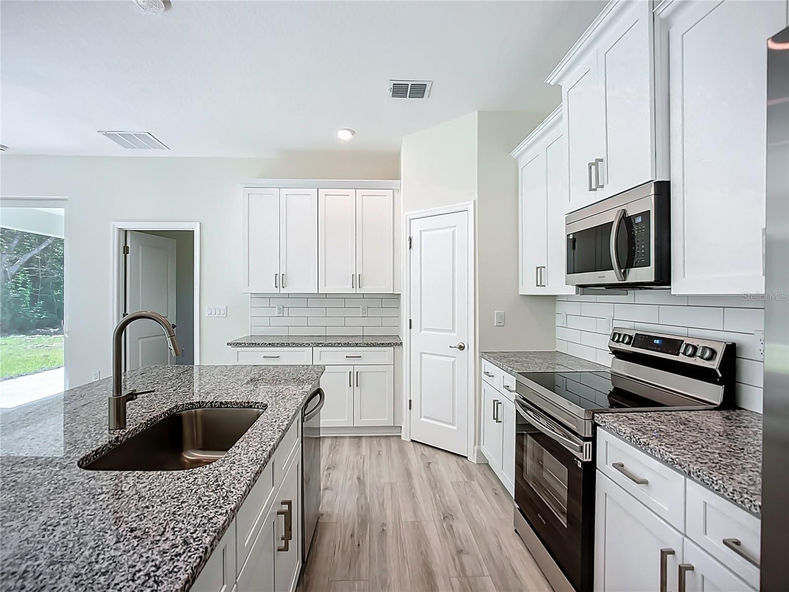 1529 GERANIUM AVE — photo 5