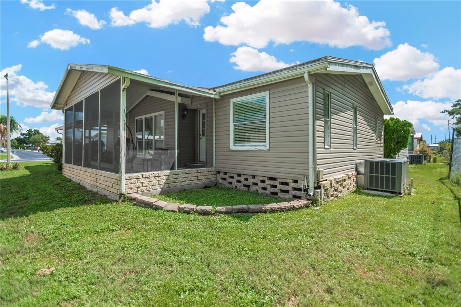 34310 LODGE DR — photo 6