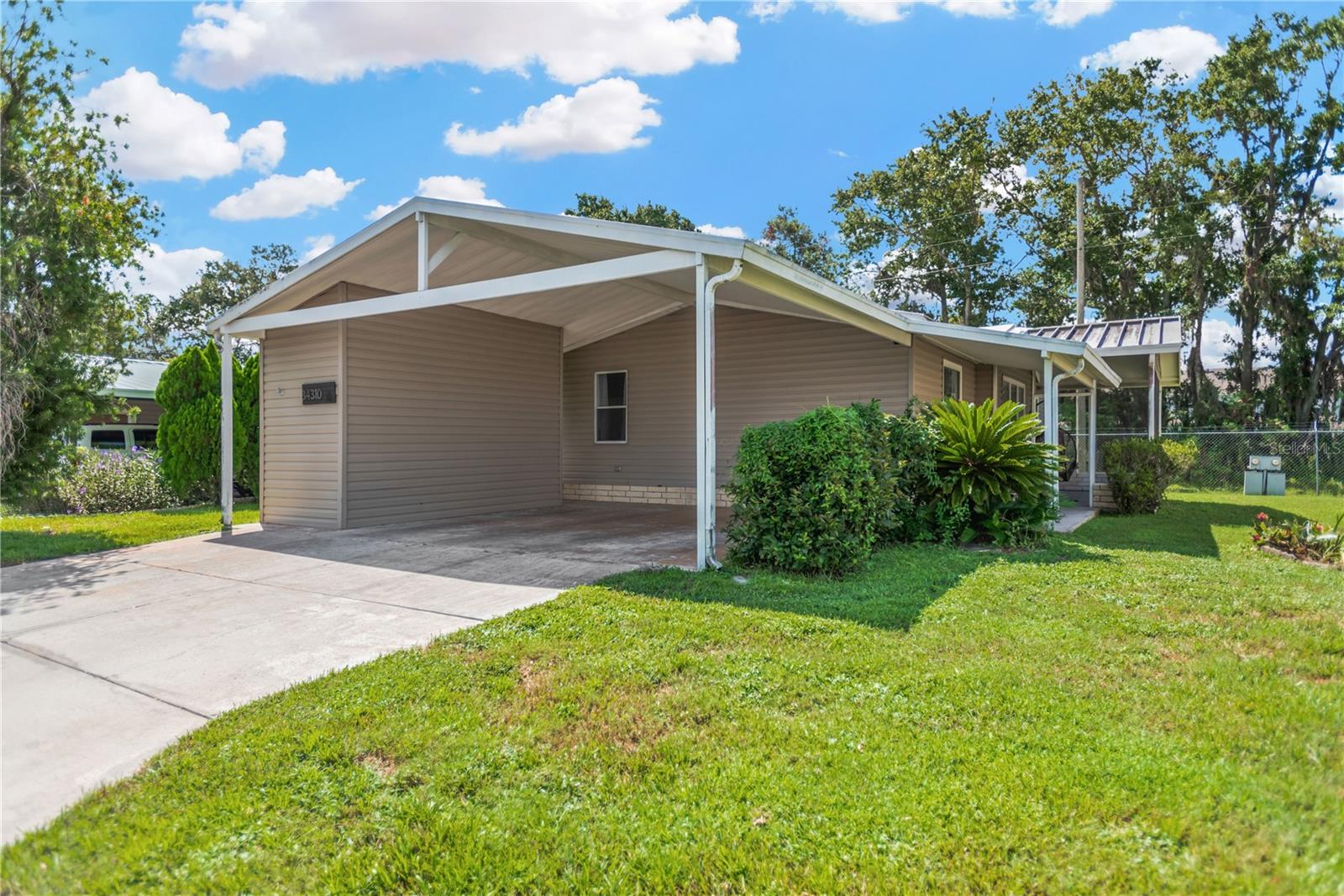 34310 LODGE DR — photo 3