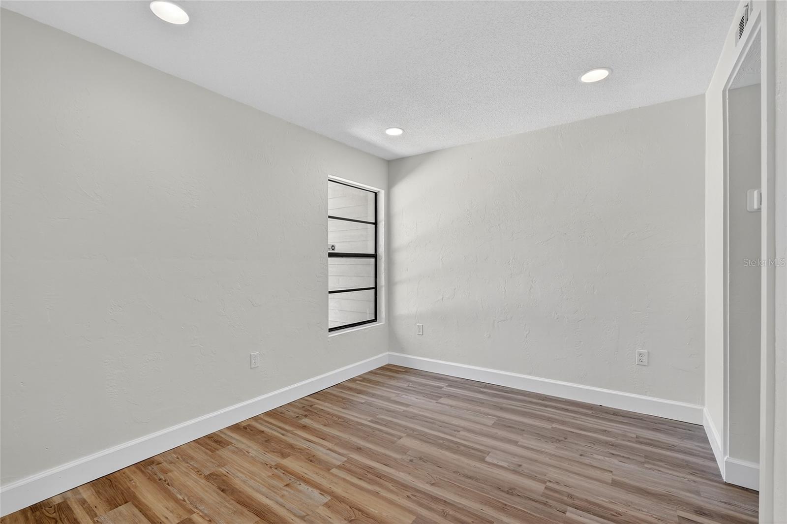 1306 LENNOX RD E #1306 — photo 15