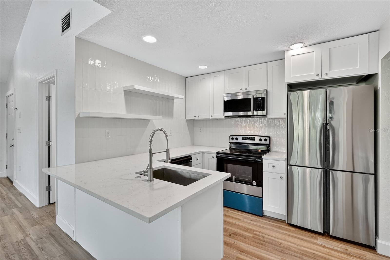 1306 LENNOX RD E #1306 — photo 8