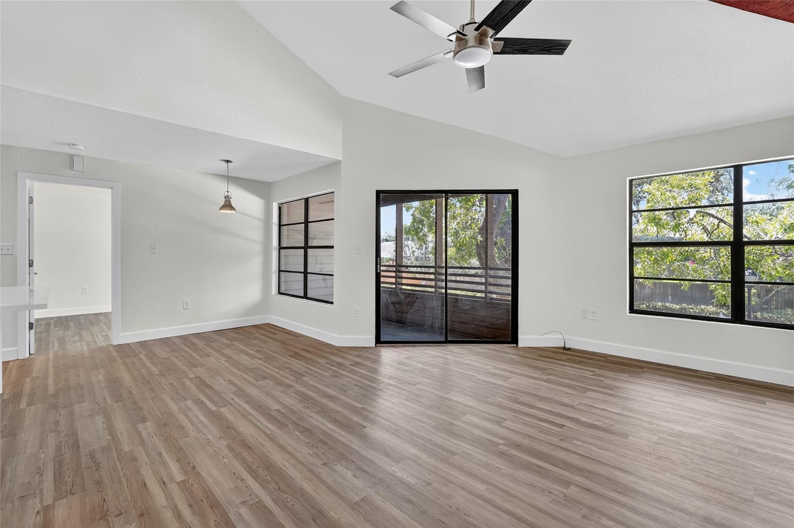 1306 LENNOX RD E #1306 — photo 3