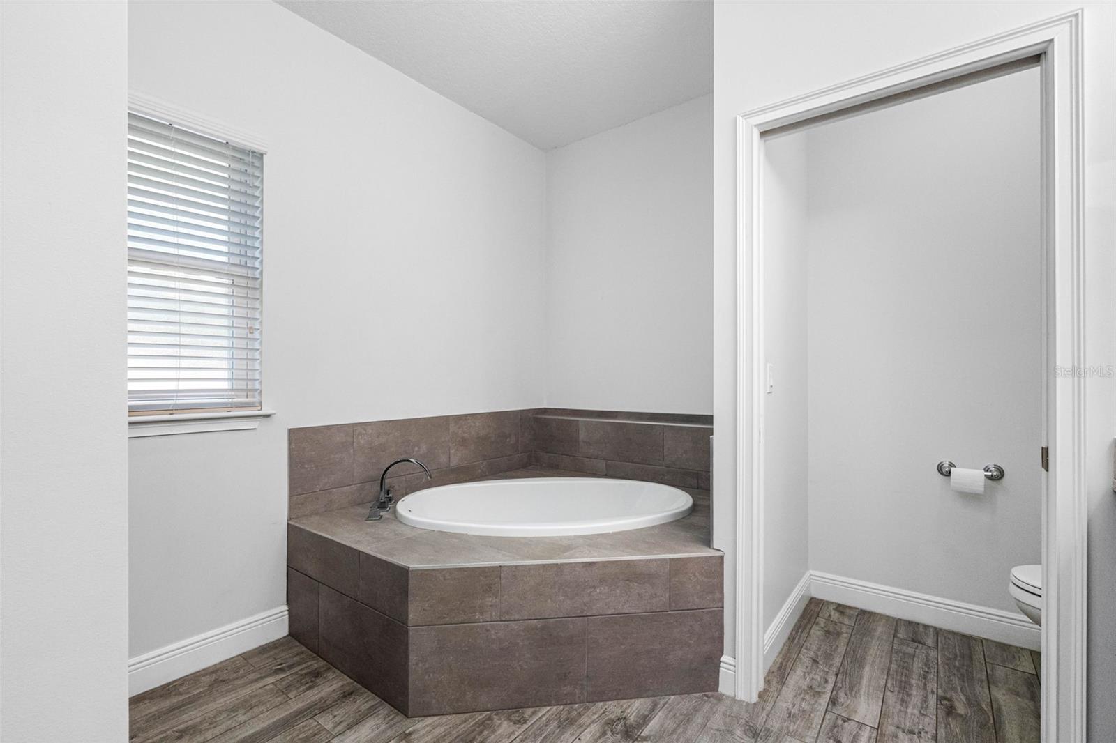 763 DATE PALM LN — photo 28