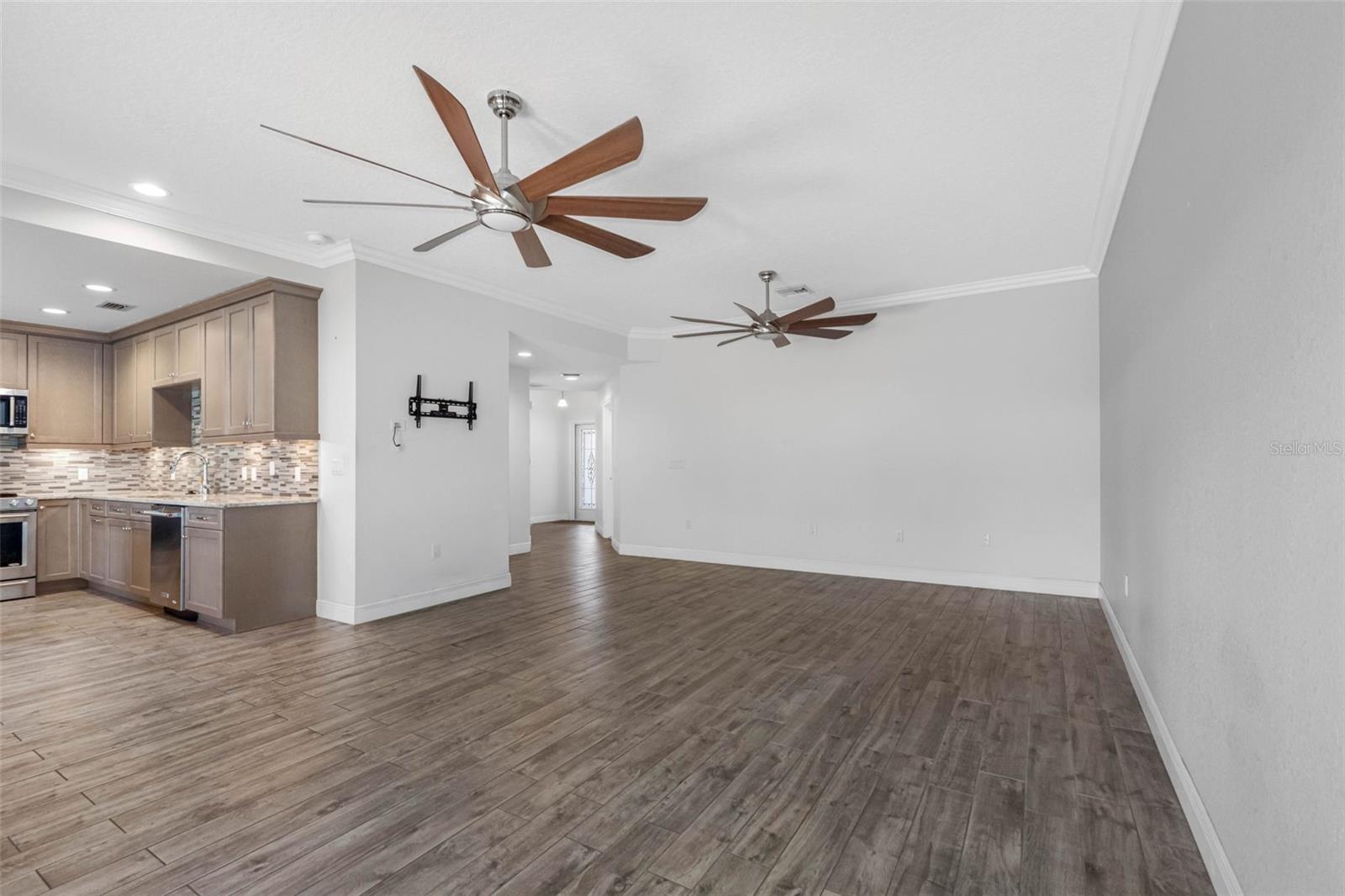 763 DATE PALM LN — photo 4