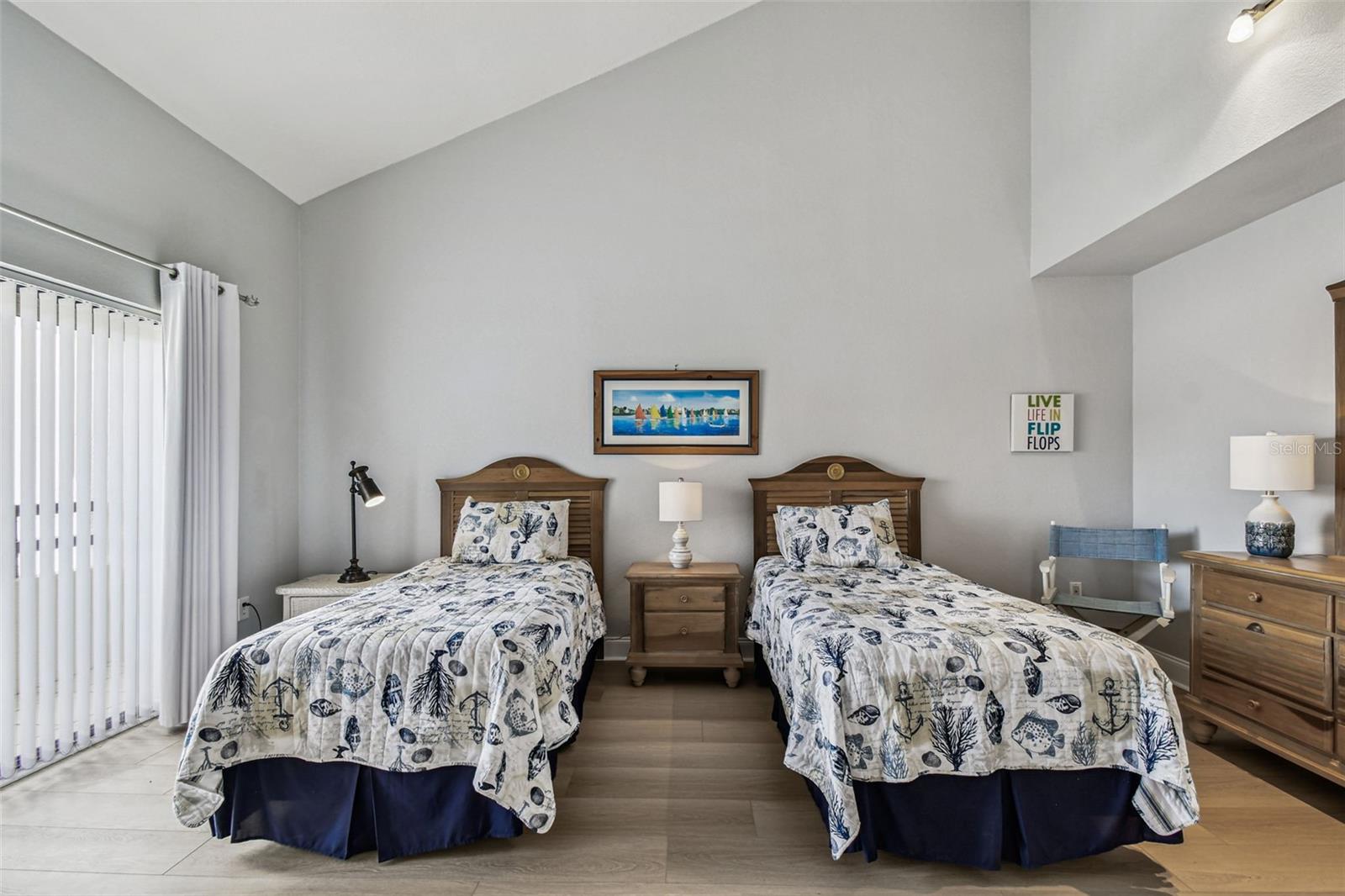 127 1ST ST E #103 — photo 8