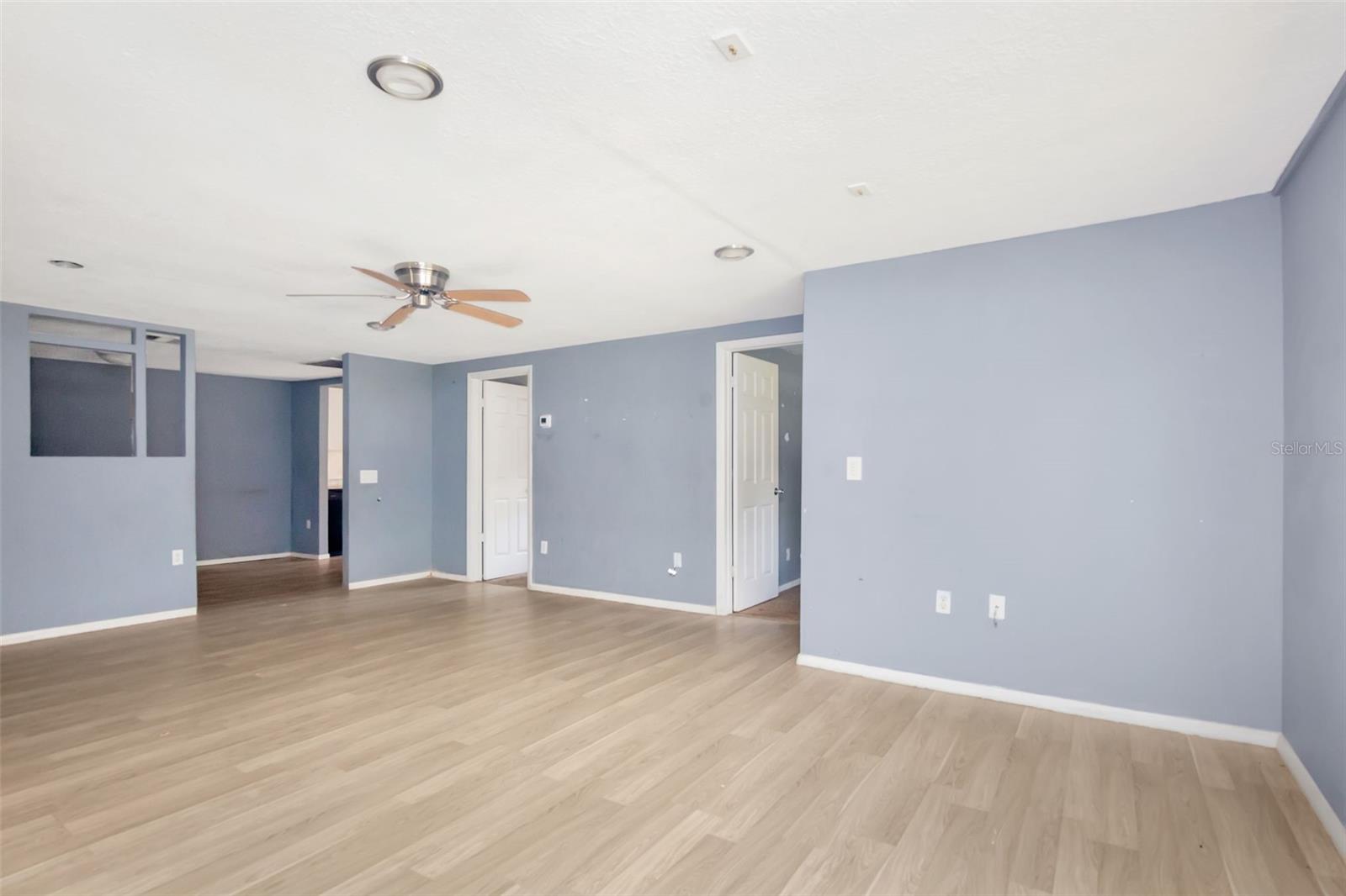 1009 MERCER LOOP — photo 10