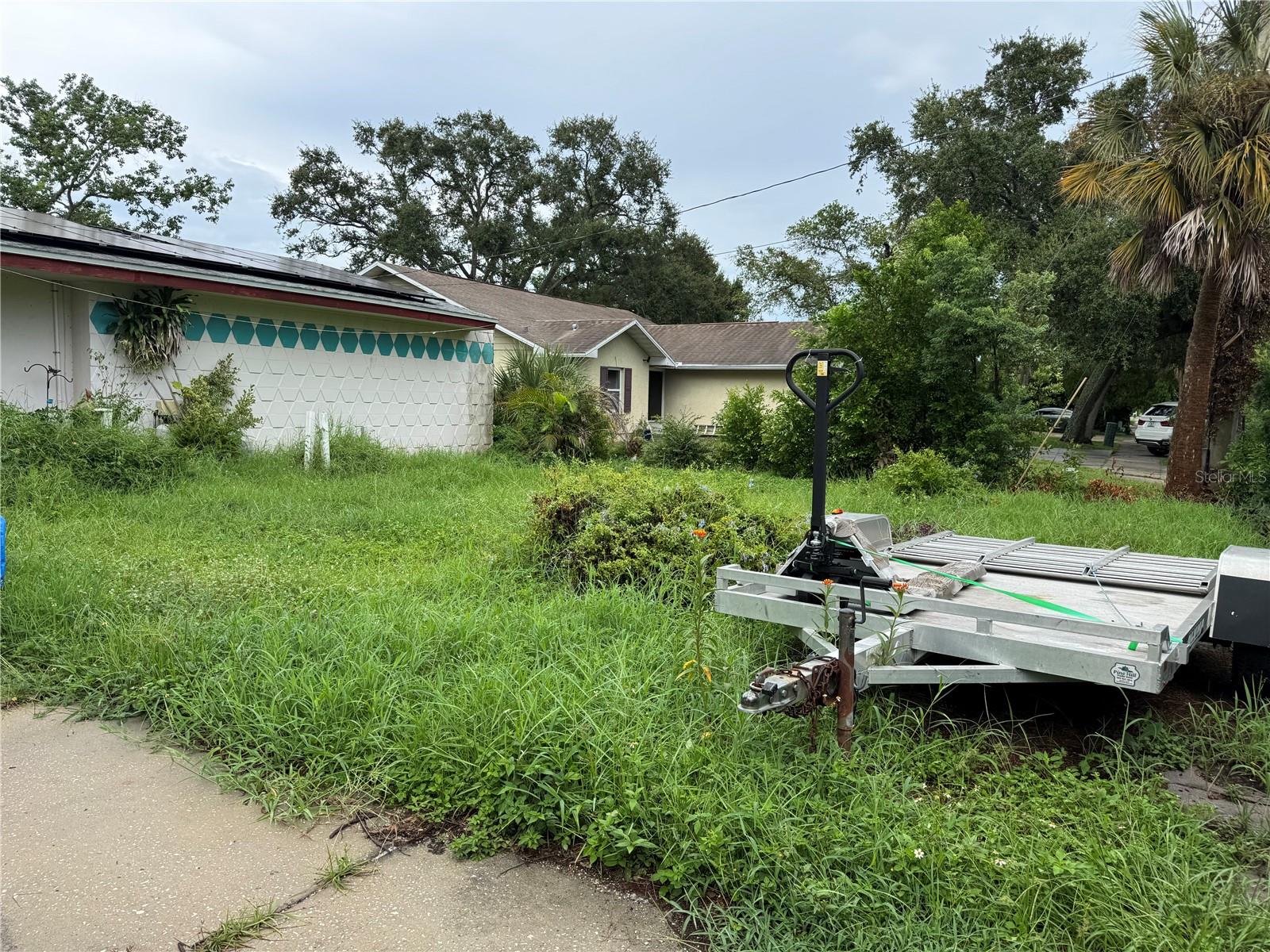 1680 SUNSET POINT RD — photo 2