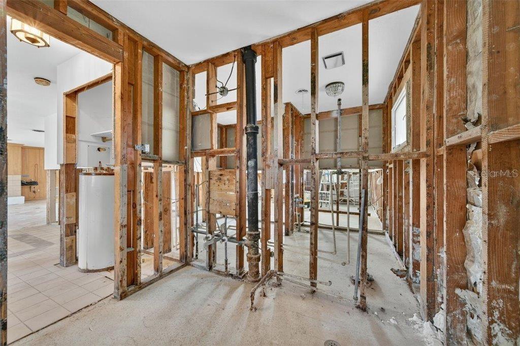 377 S SHORE DR — photo 28