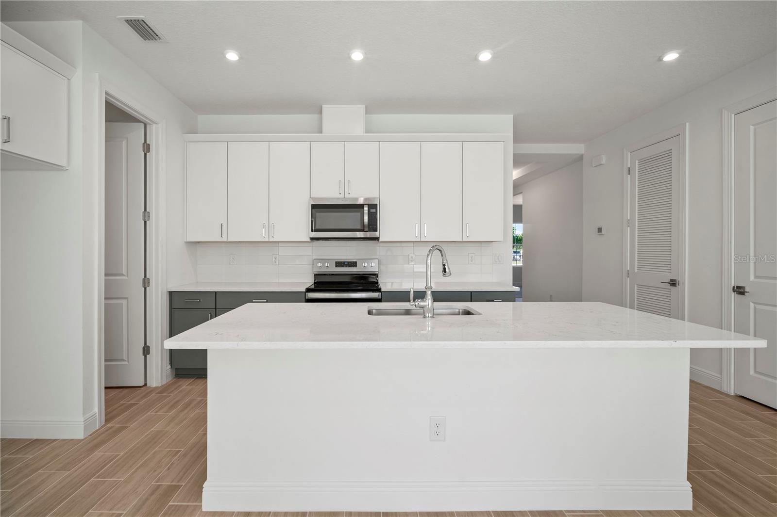 2949 STEWART CREEK CIR — photo 4