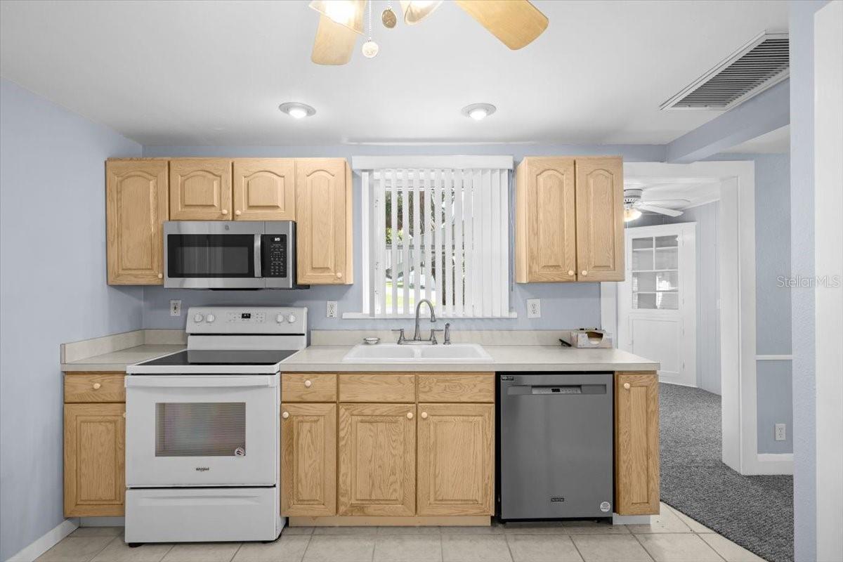 9 SEMINOLE DR — photo 12