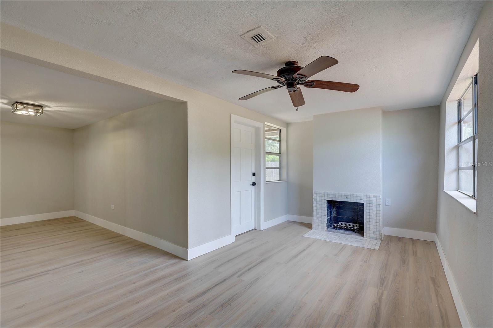 330 83RD AVE NE — photo 11