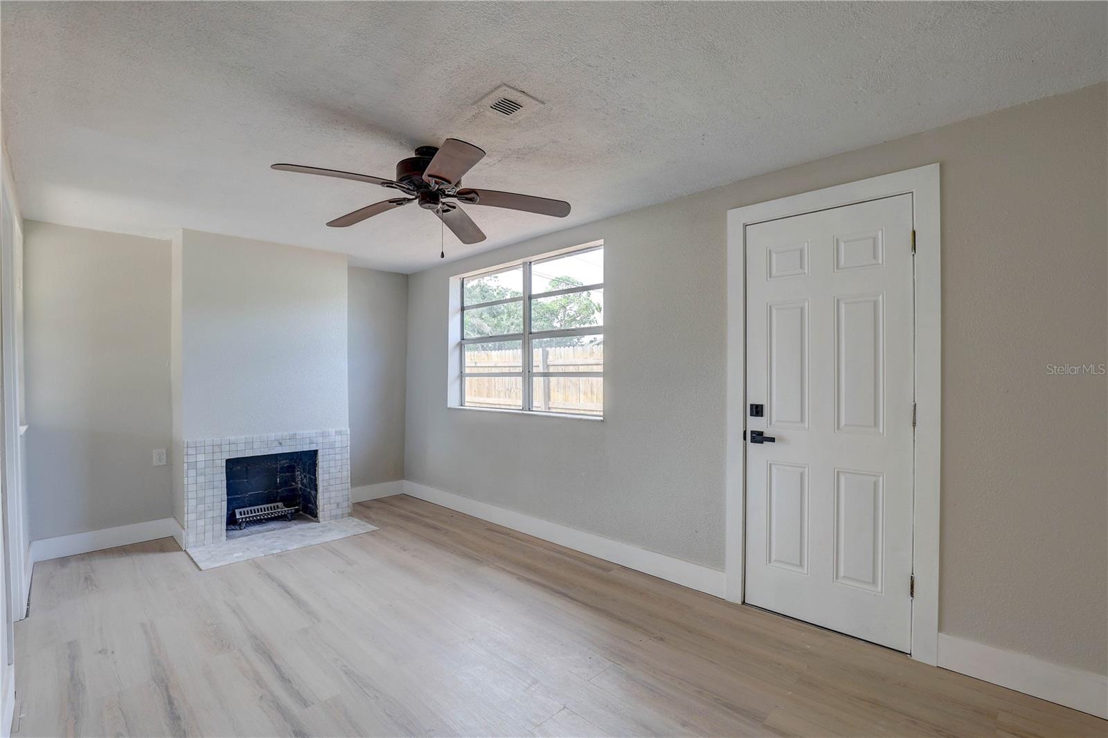 330 83RD AVE NE — photo 12