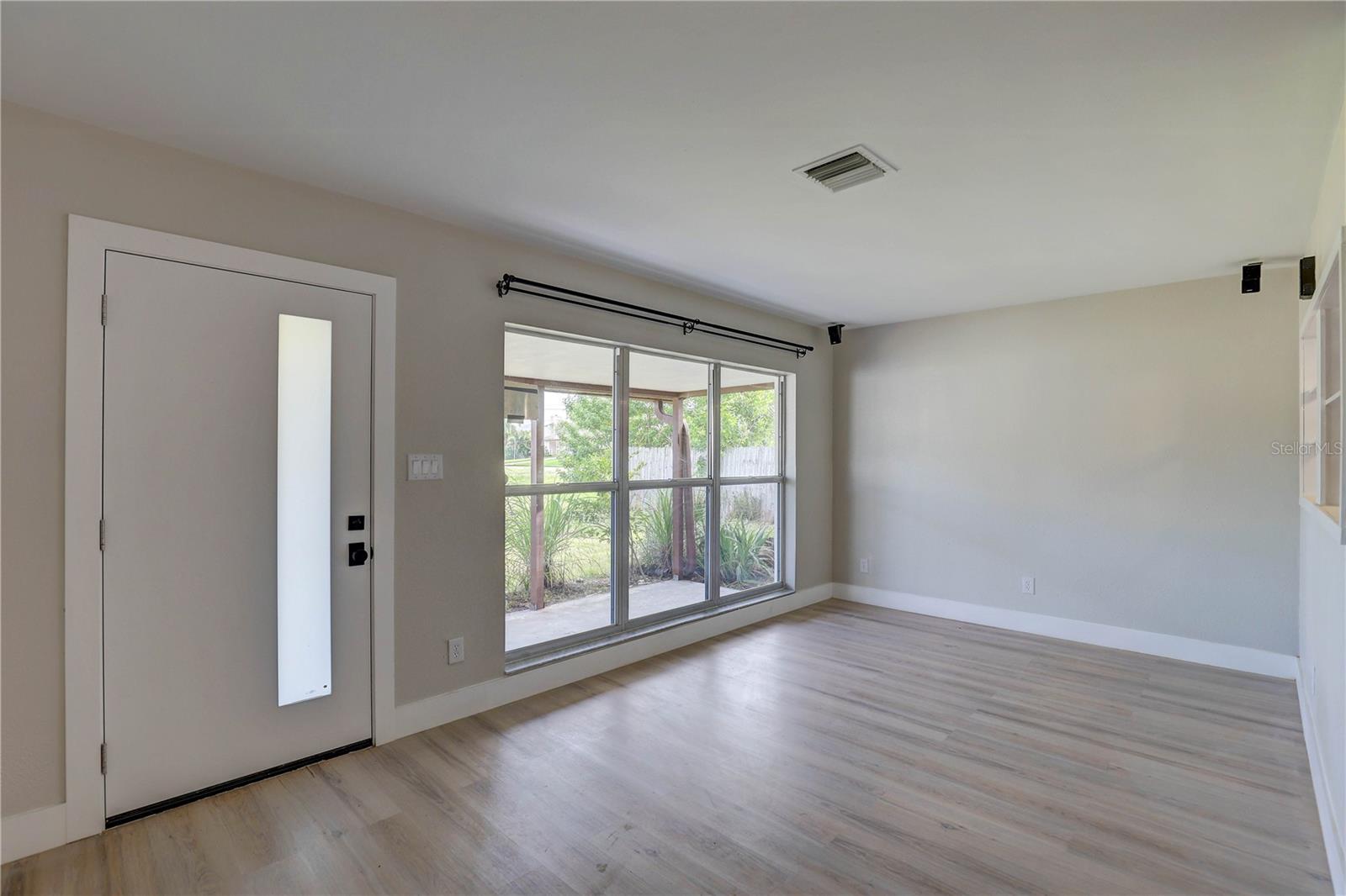 330 83RD AVE NE — photo 15