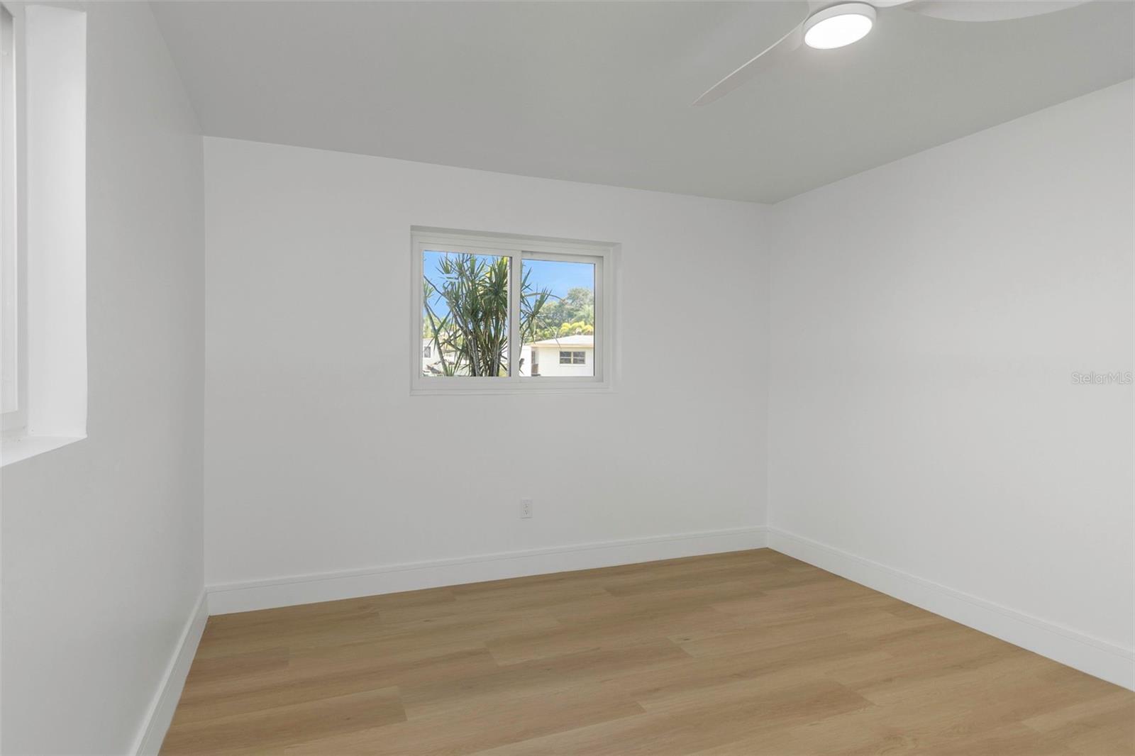 220 DRIFTWOOD DR S — photo 44