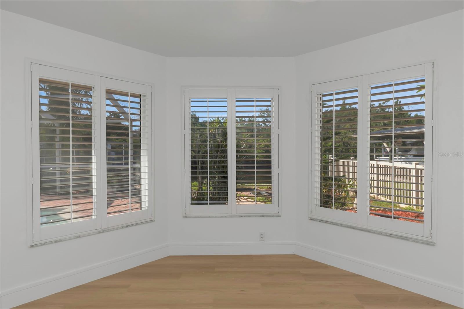 220 DRIFTWOOD DR S — photo 49