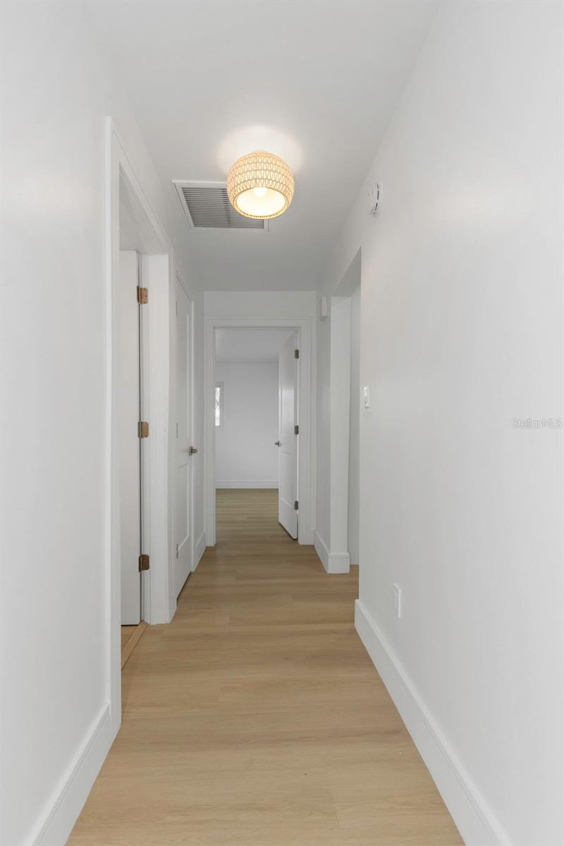 220 DRIFTWOOD DR S — photo 41