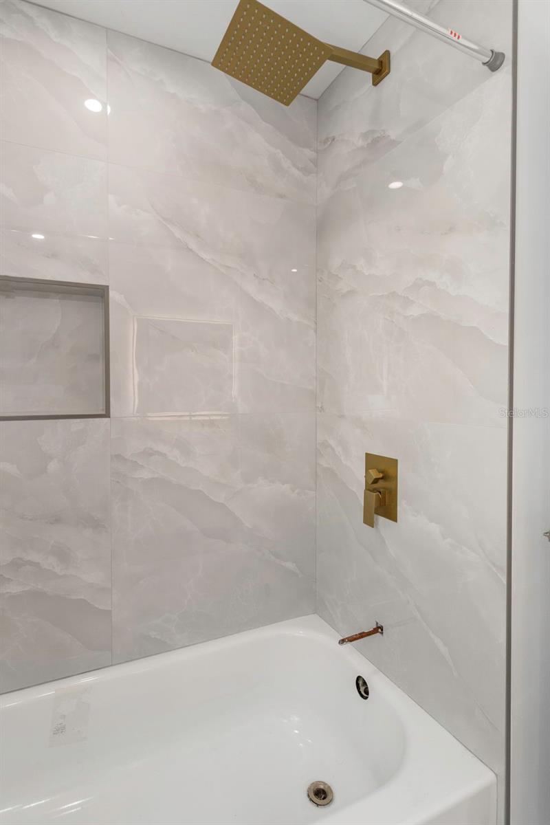 220 DRIFTWOOD DR S — photo 40