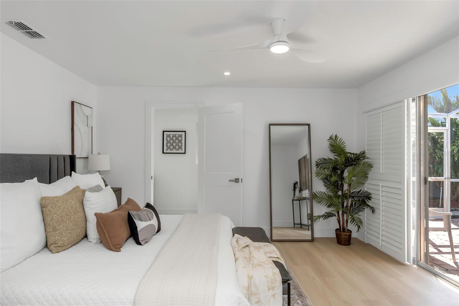 220 DRIFTWOOD DR S — photo 30