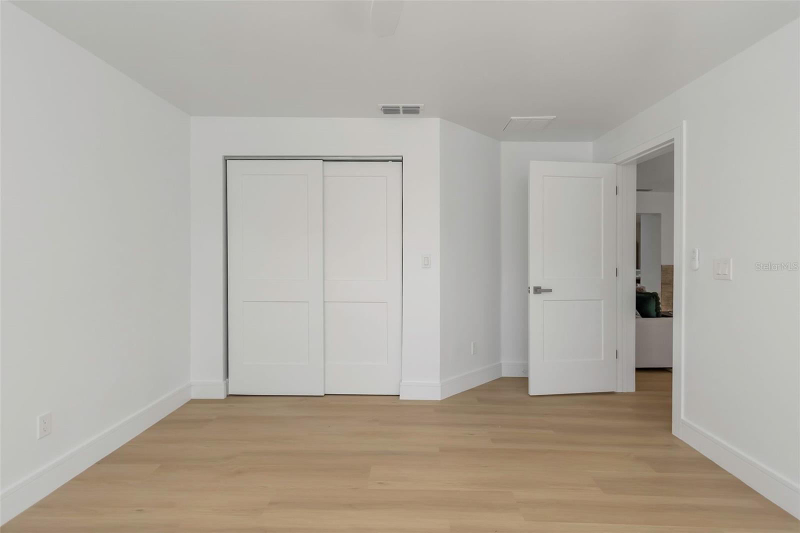220 DRIFTWOOD DR S — photo 46