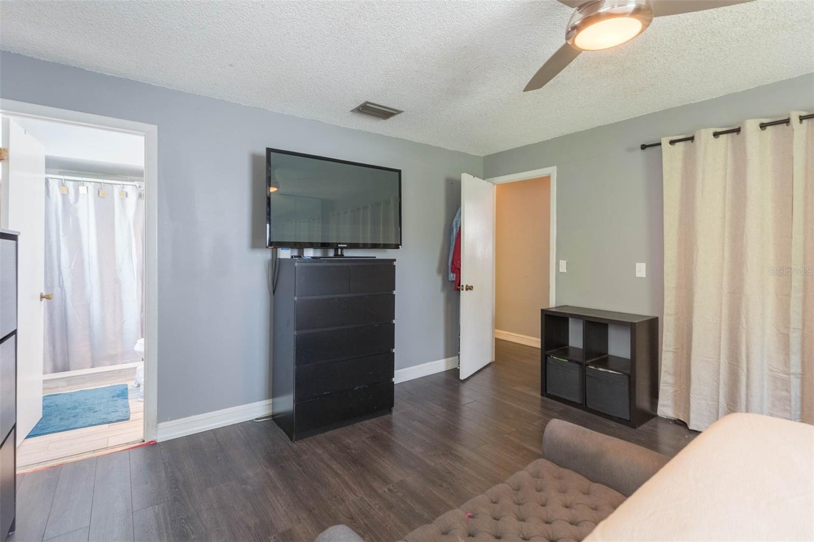 1610 BURNING TREE LN — photo 24