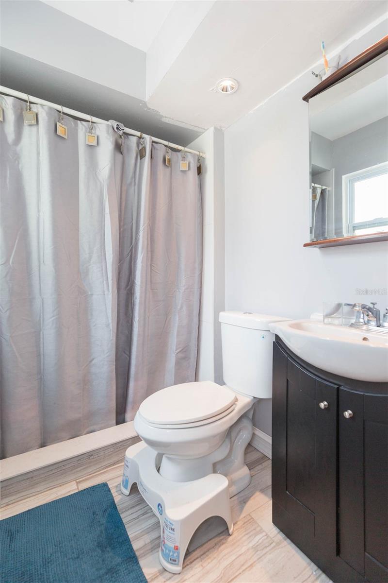 1610 BURNING TREE LN — photo 27