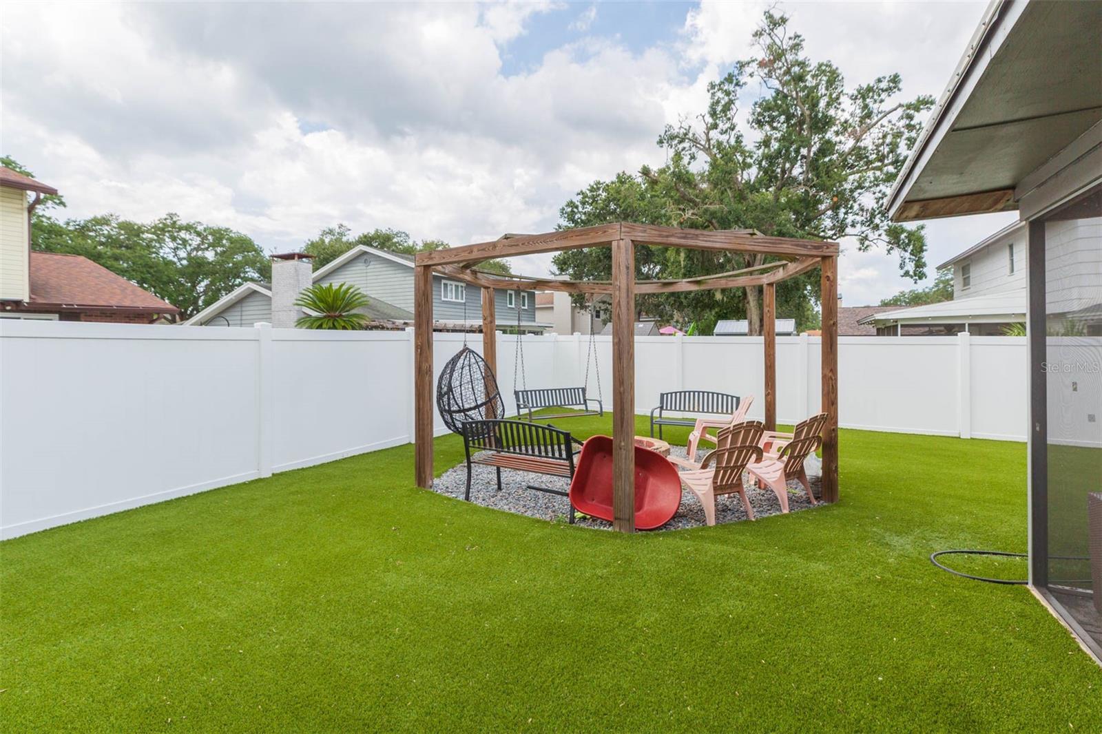1610 BURNING TREE LN — photo 37