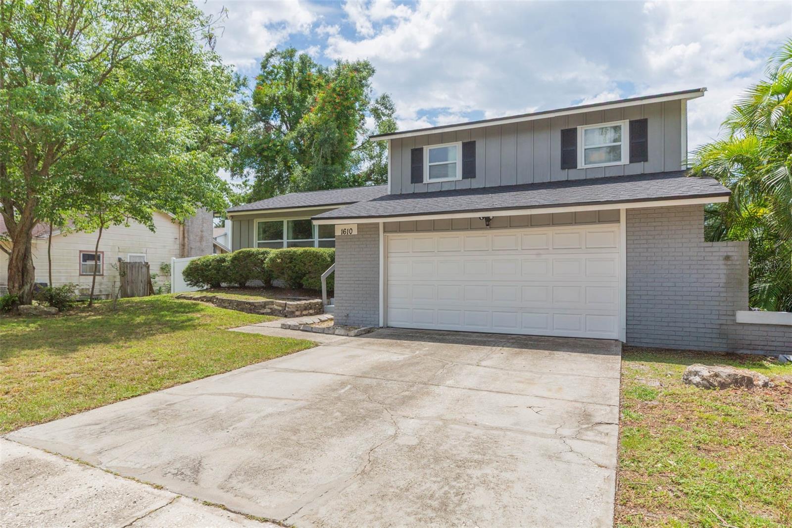 1610 BURNING TREE LN — photo 3