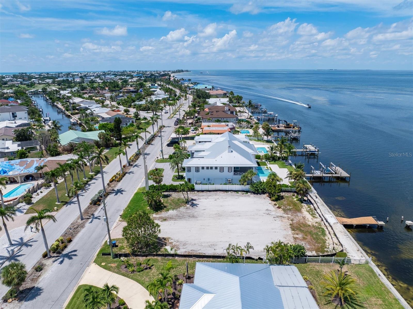 659 KEY ROYALE DR — photo 4