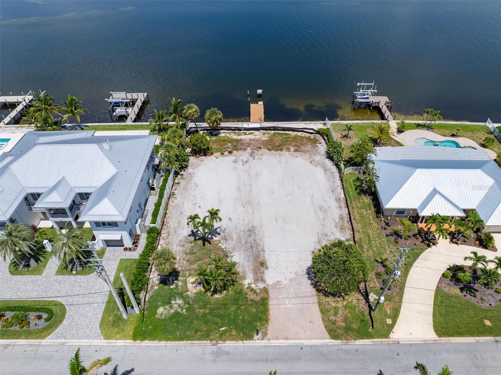659 KEY ROYALE DR — photo 2