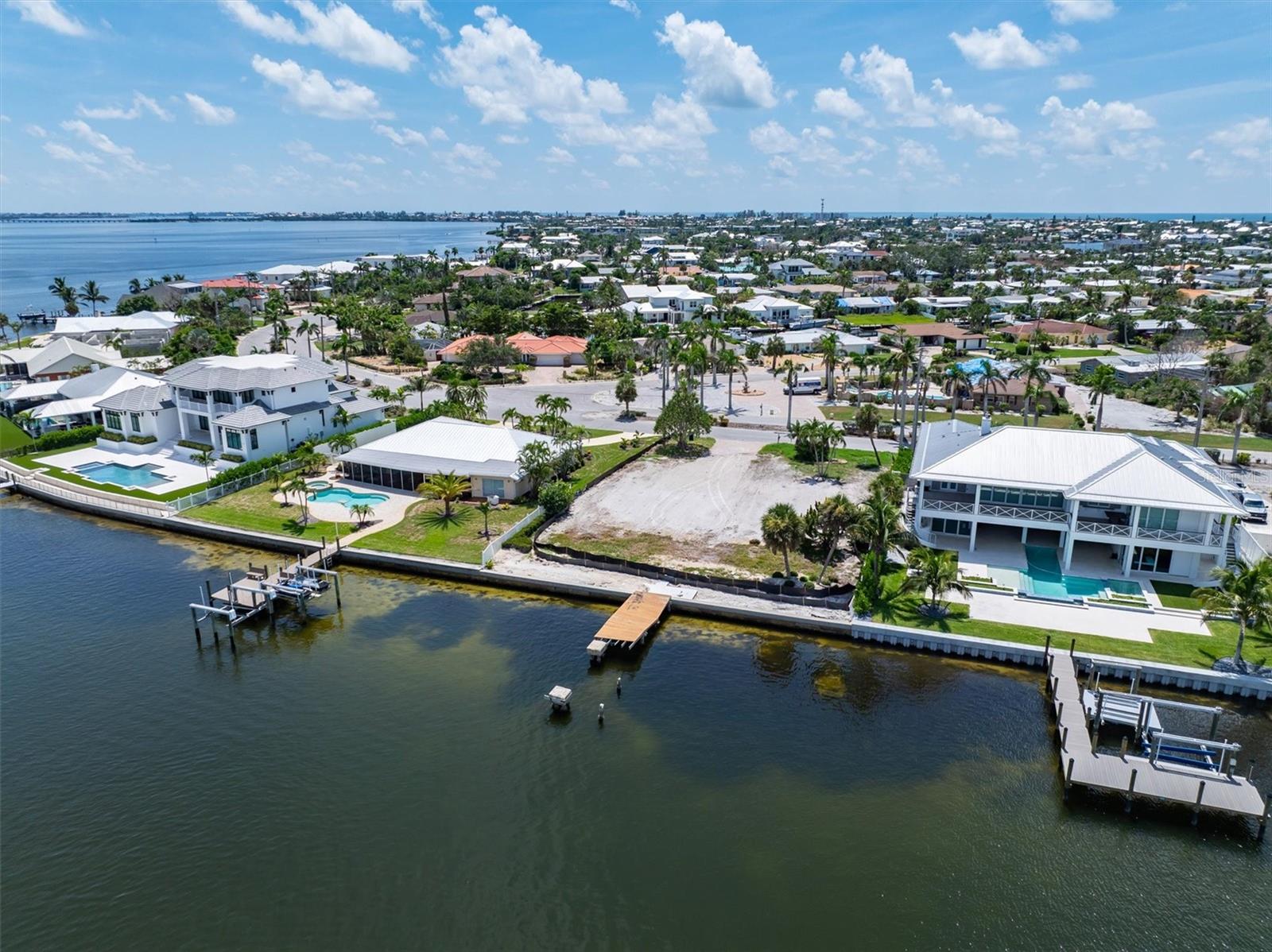 659 KEY ROYALE DR — photo 6