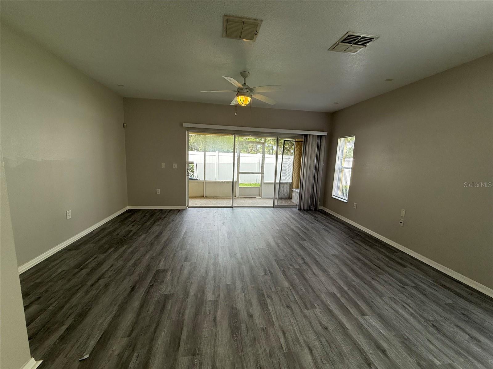 20460 NEEDLETREE DR — photo 11