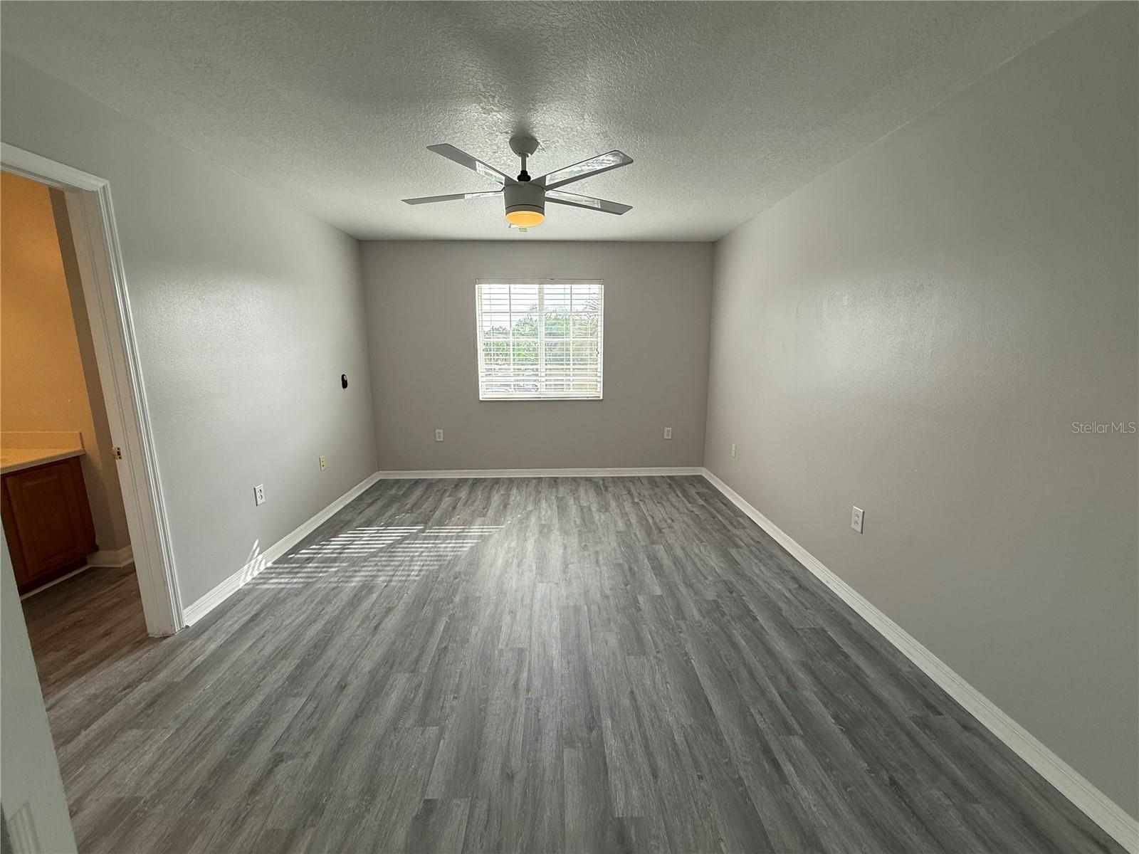 20460 NEEDLETREE DR — photo 24
