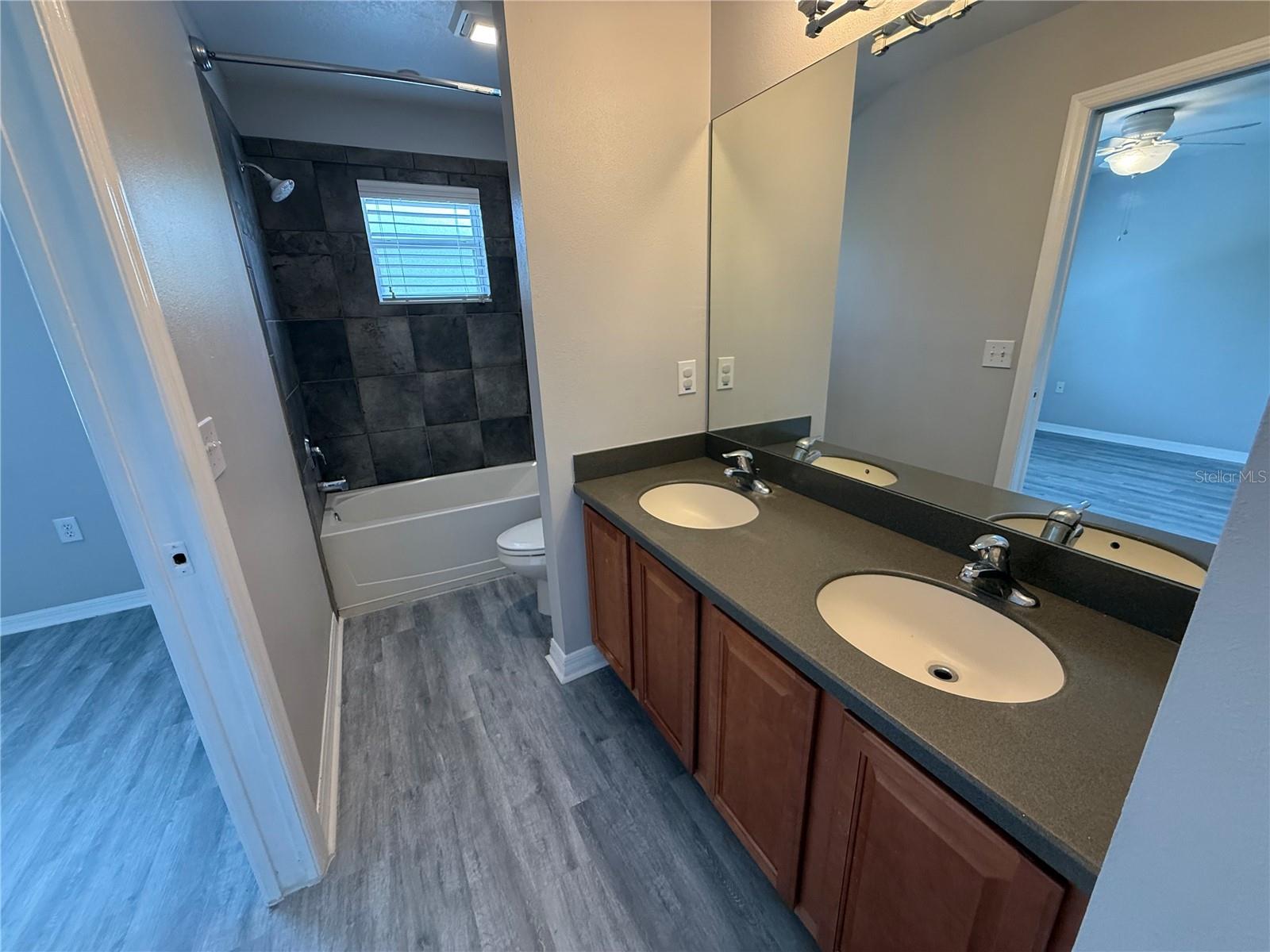 20460 NEEDLETREE DR — photo 18