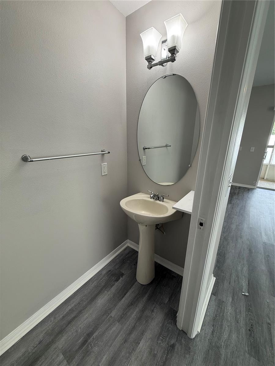 20460 NEEDLETREE DR — photo 9