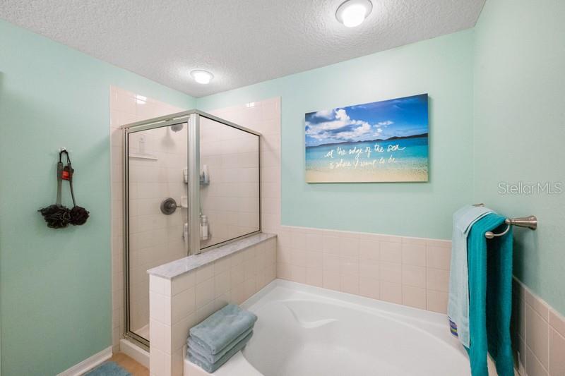 4564 LIMERICK DR — photo 23