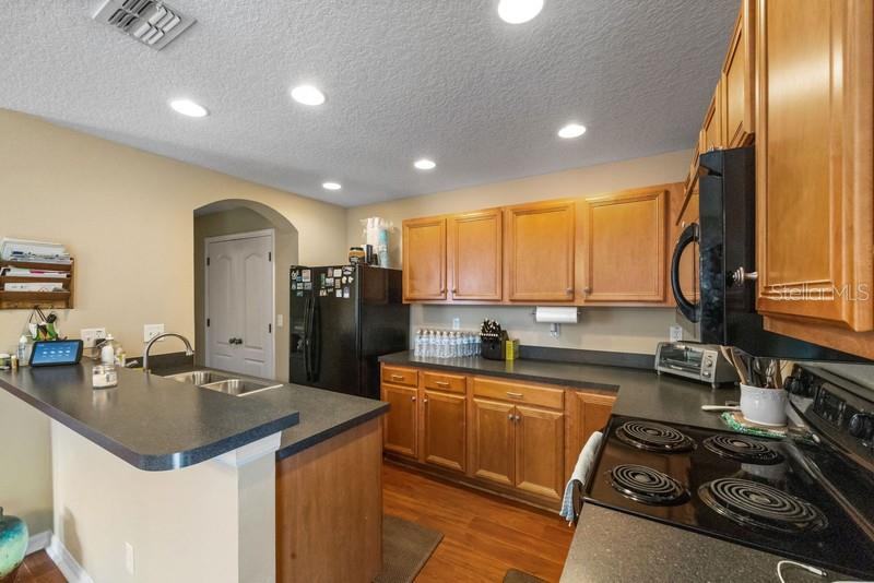 4564 LIMERICK DR — photo 13