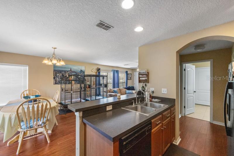 4564 LIMERICK DR — photo 12
