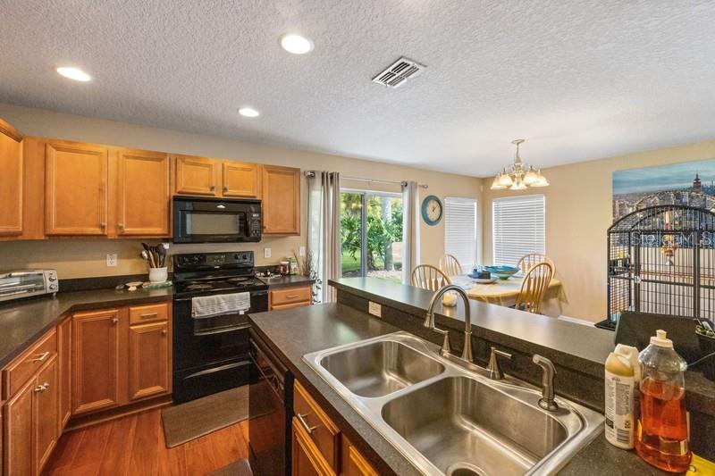 4564 LIMERICK DR — photo 16
