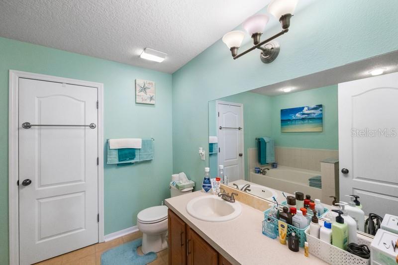 4564 LIMERICK DR — photo 22